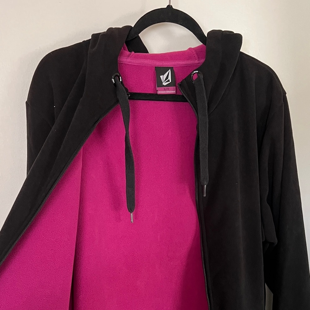 Black Volcom Hoodie with Pink Lining - Picture 4 of 6